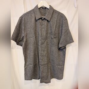 Short-Sleeve Button-Down Shirt in Gray casual office